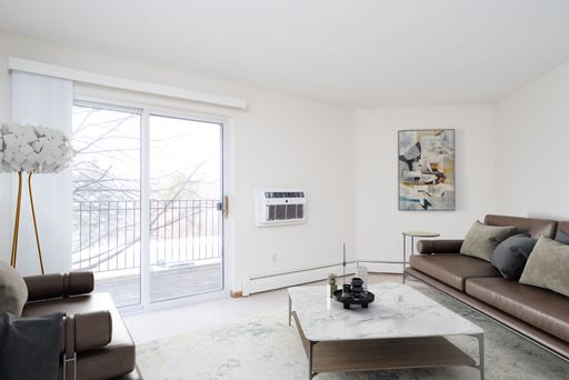 Limited-Time Specials Available! 2 Bedroom /1 Bath Apartment Available Early September! – photo 1