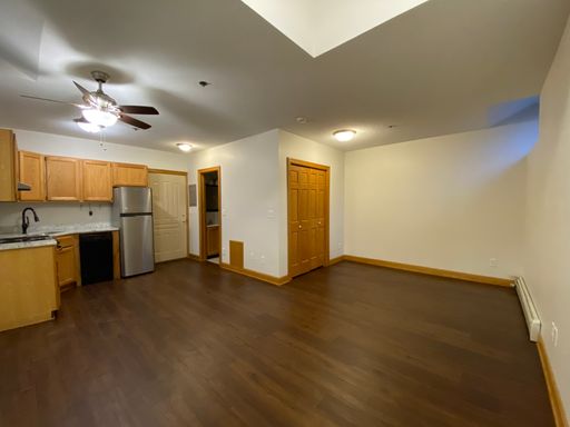 Super Sharp Remodeled Studio – photo 1
