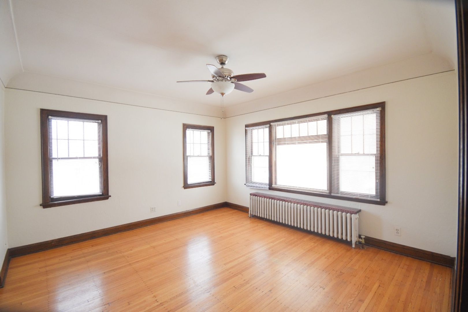 Minneapolis Apartment: 1118 Lowry Ave NE