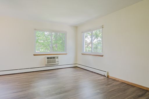 Fantastic, 1 BR in Uptown on GRAND AVE!! – photo 1