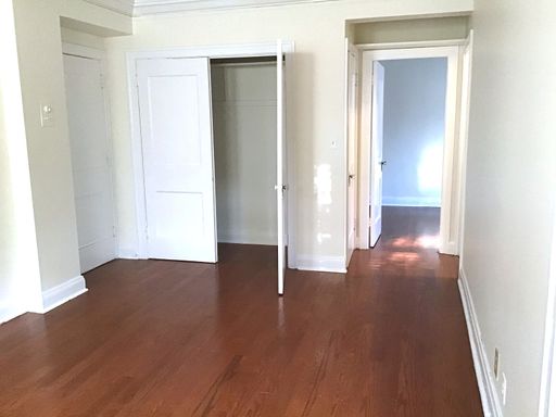 Spacious Uptown Apartments – photo 1