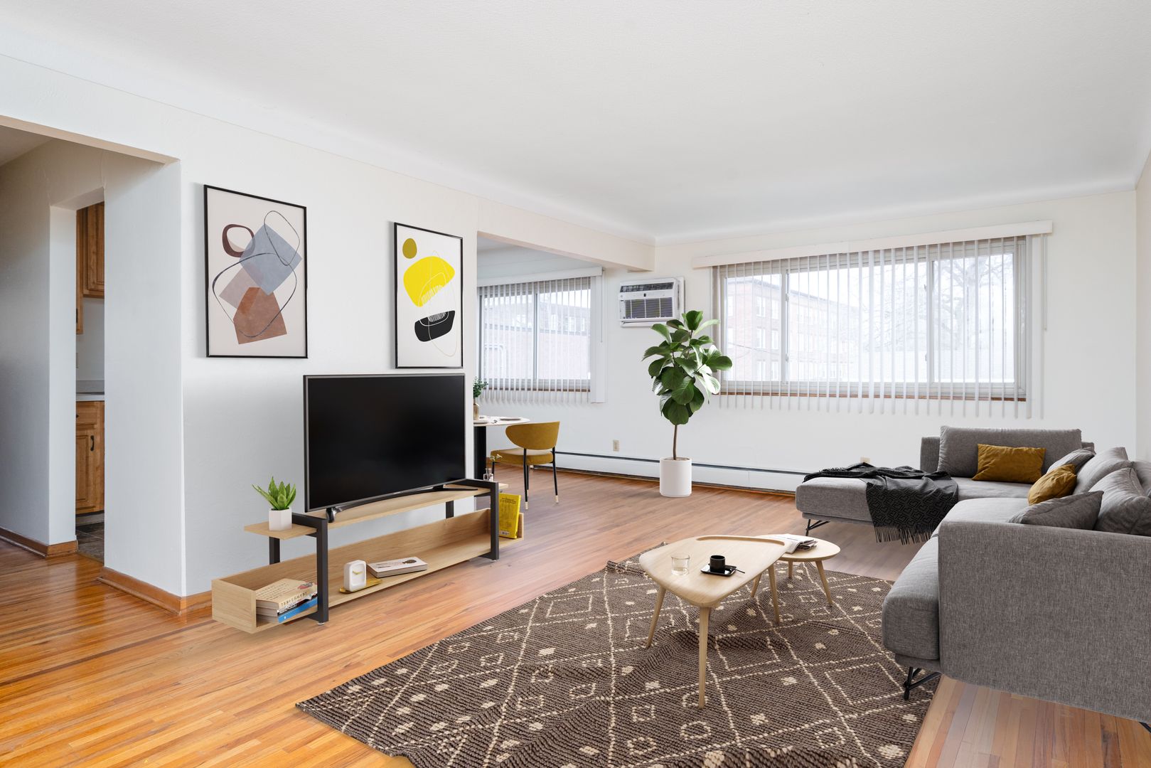 St Paul Apartment: 751 Mount Curve Blvd