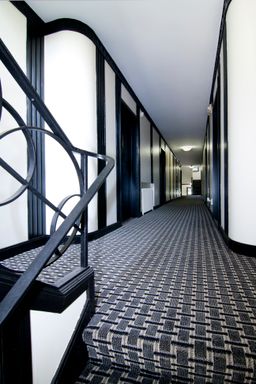 Super Top Front Corner – photo 1