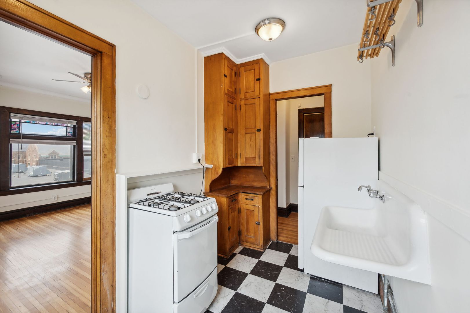 Minneapolis Apartment: 1910 1st Ave S