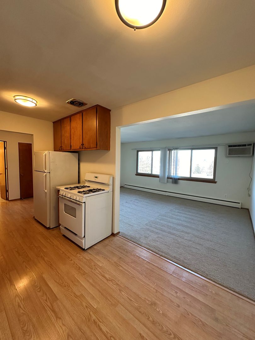 Golden Valley Apartment: 5601 Glenwood Ave