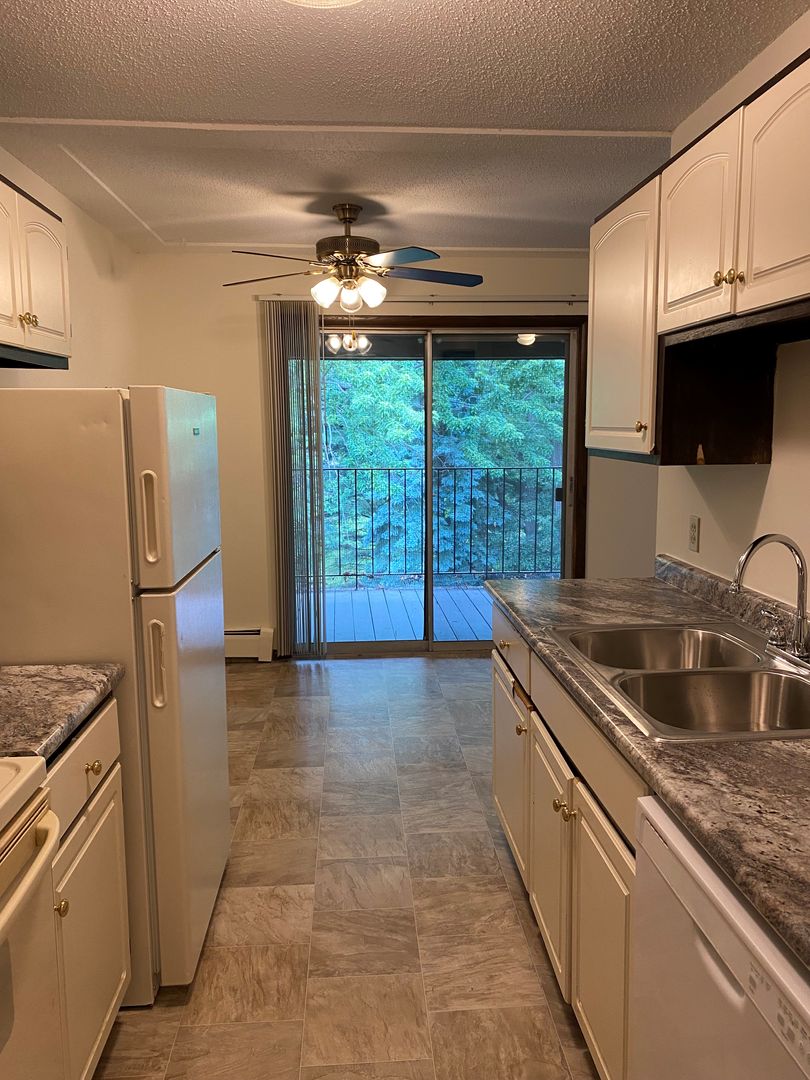 Bloomington Apartment: 10044 Nicollet Ave S