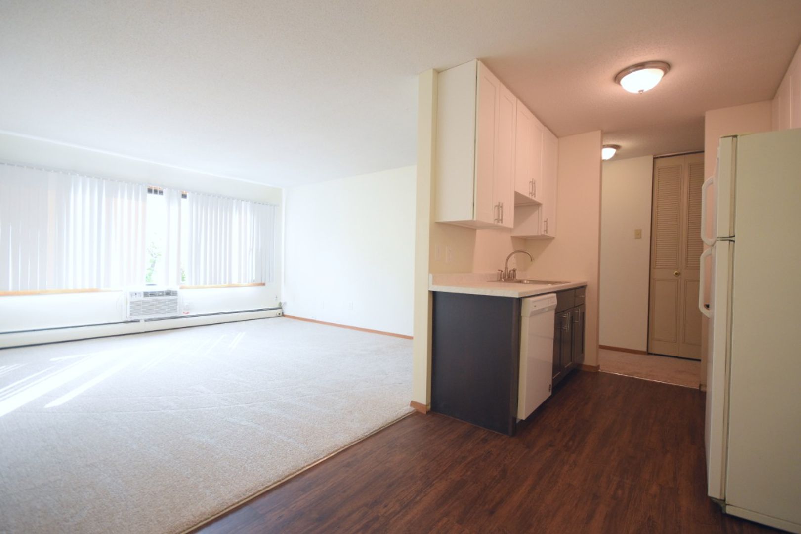 Minneapolis Apartment: 2211 Colfax Ave S