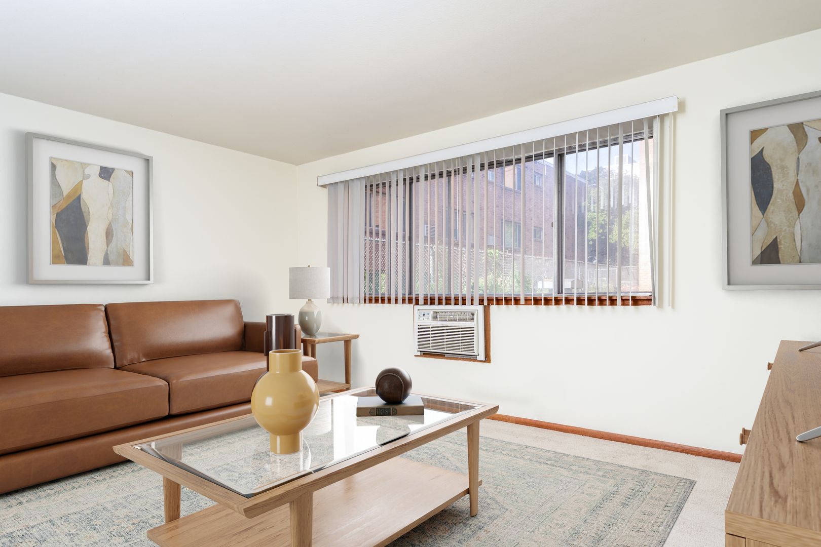 Minneapolis Apartment: 2001 Bryant Ave S