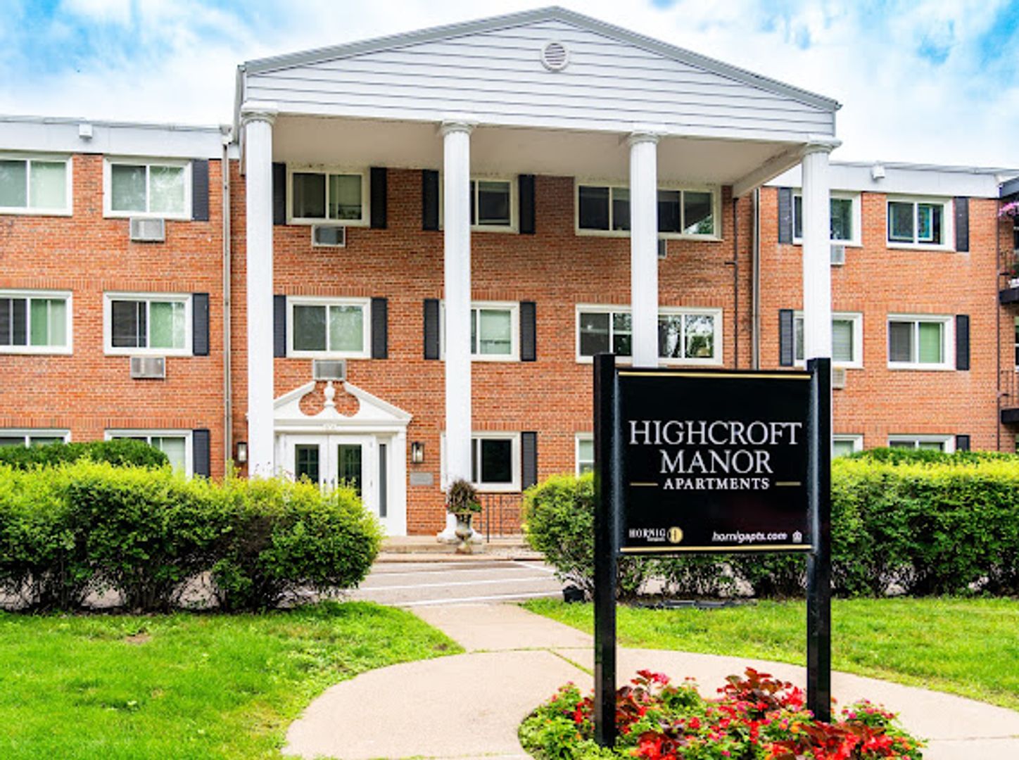 Wayzata Apartment: 101 Peavey Lane