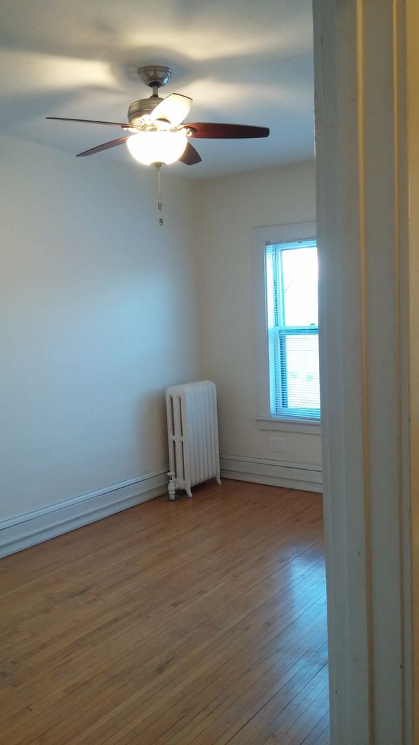 Minneapolis Apartment: 1929 Fremont Ave S