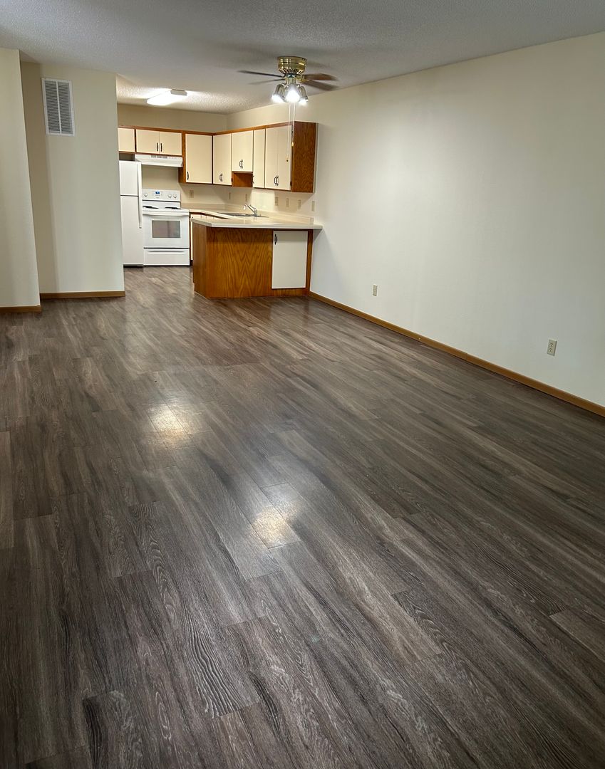St. Michael Apartment: 301-431 Hillcrest Dr