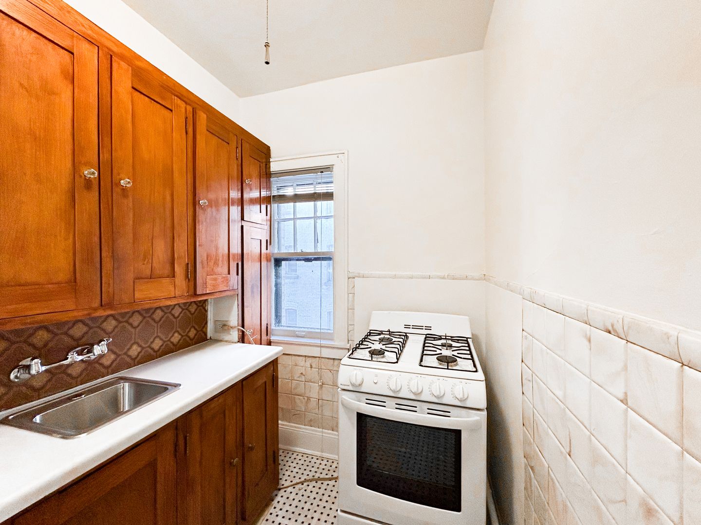 Minneapolis Apartment: 1325 West 27th St