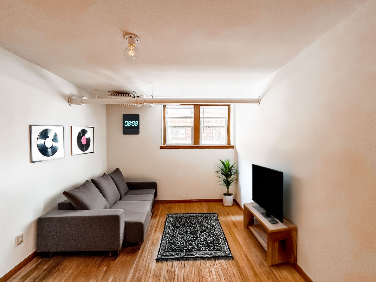 Minneapolis Apartment: 2310 Harriet Ave S
