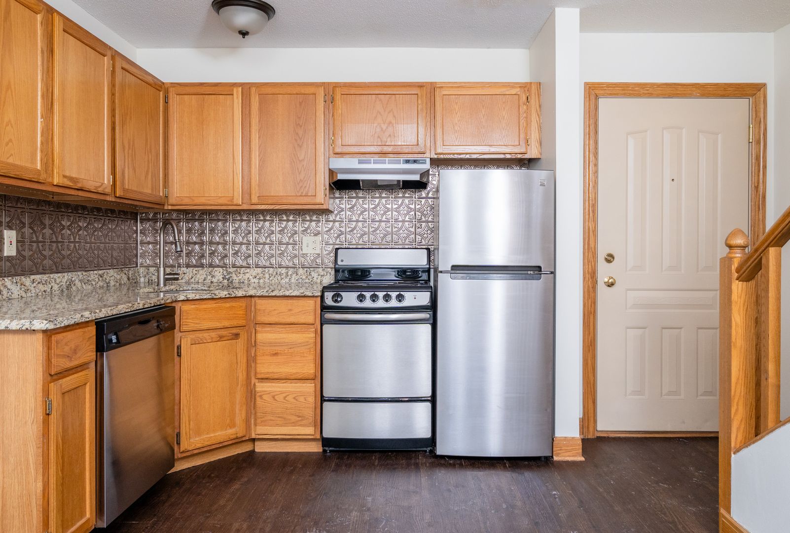 St Paul Apartment: 614 Portland Ave