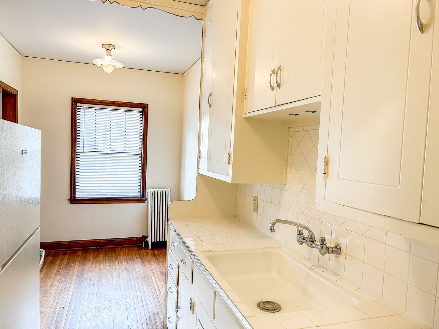 Minneapolis Apartment: 2122 Grand Ave S