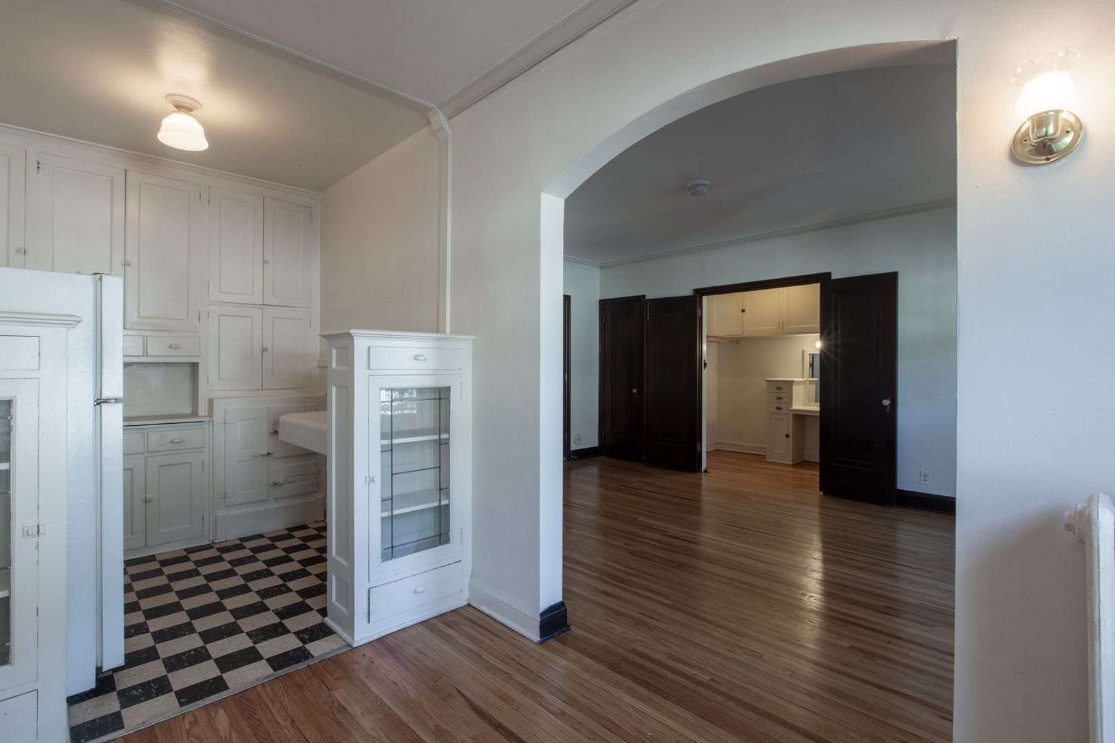 Minneapolis Apartment: 2610/18 Fremont Ave S