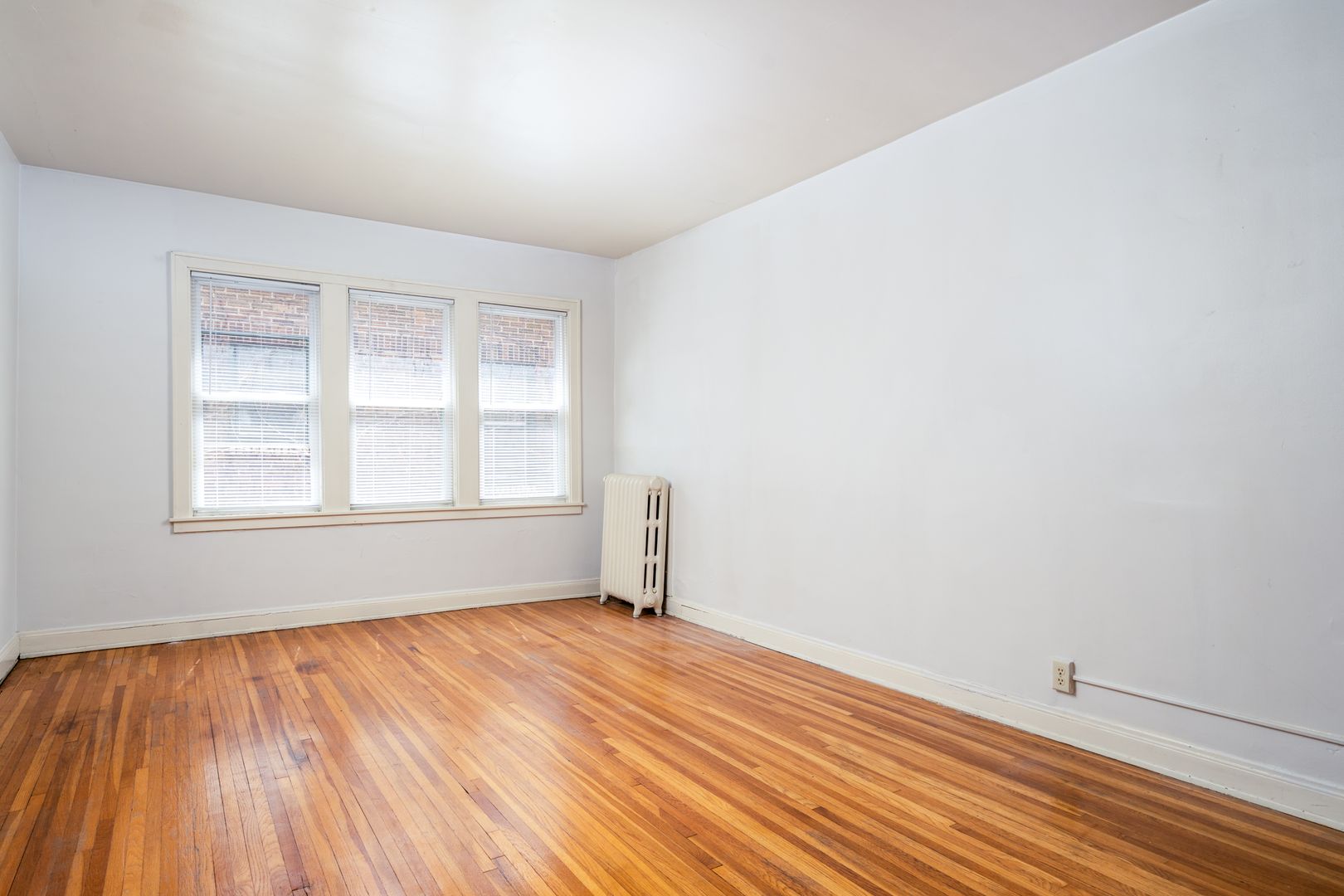 Minneapolis Apartment: 3500 Dupont Ave S