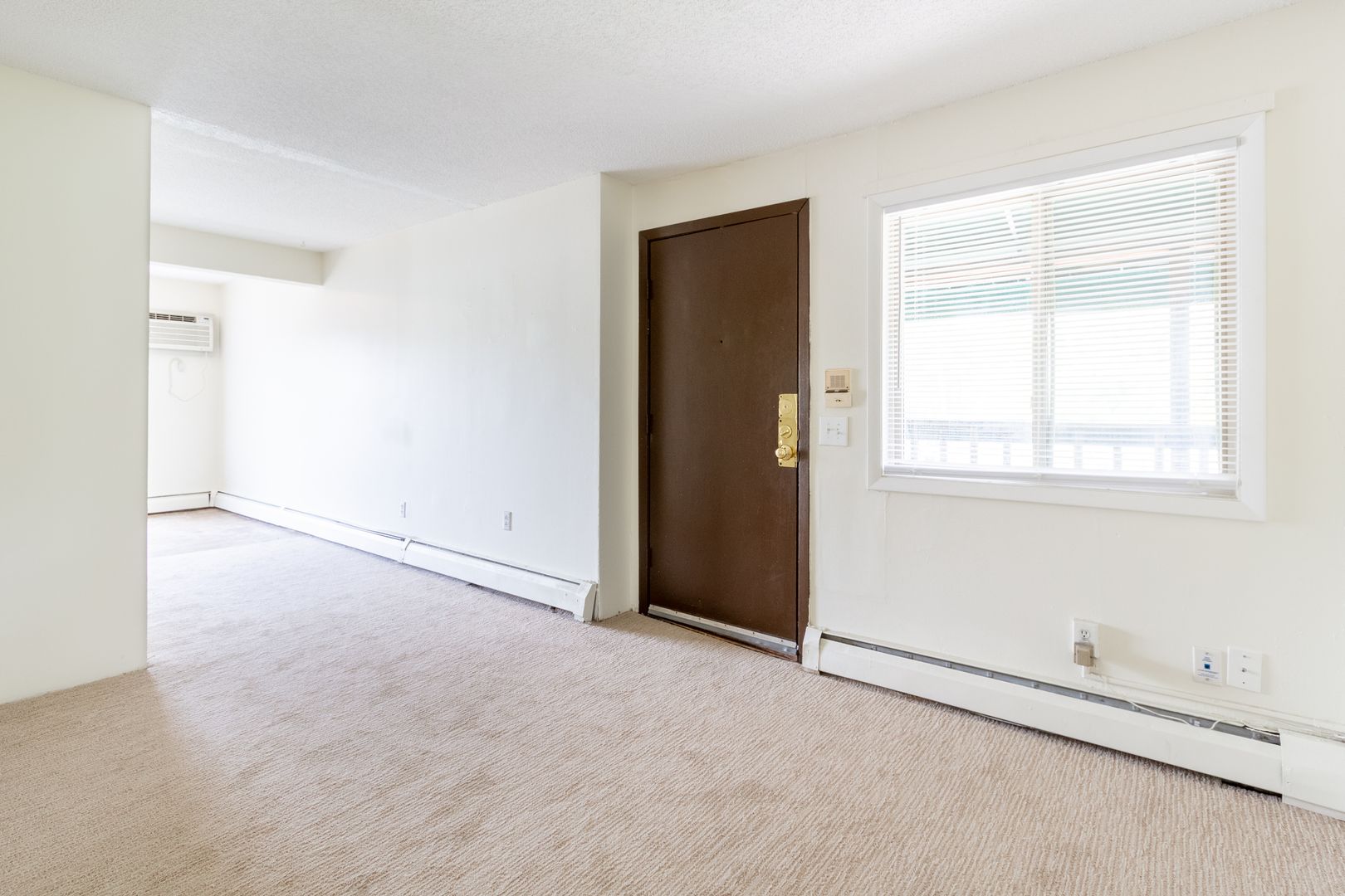 Minneapolis Apartment: 2122 Grand Ave S