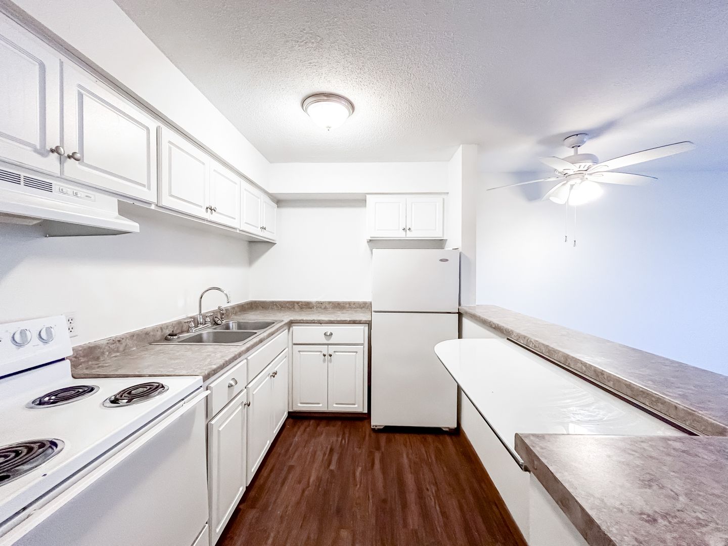 Minneapolis Apartment: 2001 Bryant Ave S