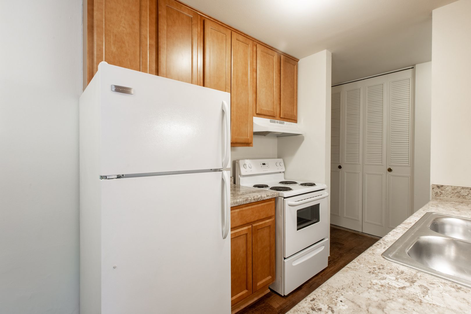 Minneapolis Apartment: 3033 James Ave S