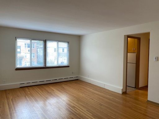 Sun-Drenched Studio at Gorgeous Grand Ave! – photo 1