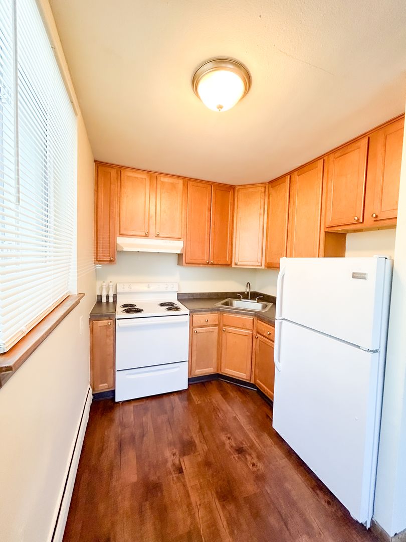 Minneapolis Apartment: 3609 Grand Ave S