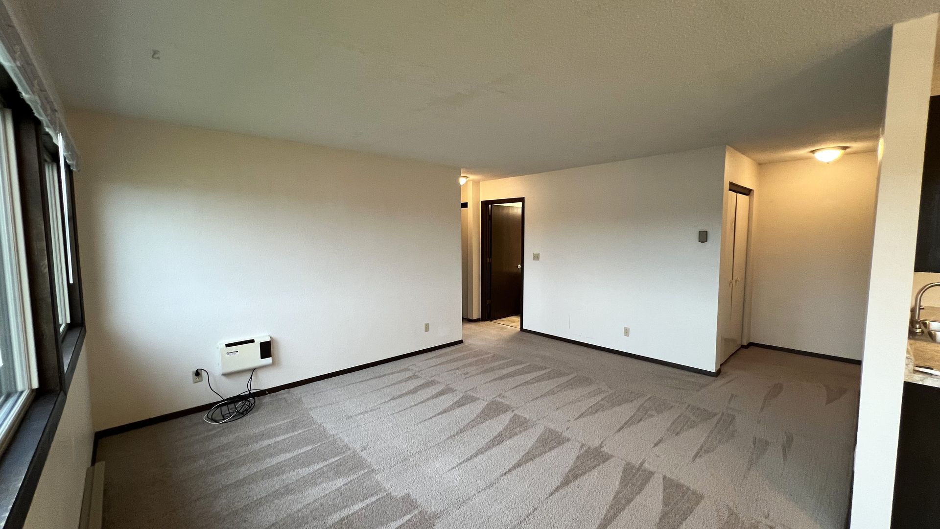 Elbow Lake Apartment: 17 5th Ave NE