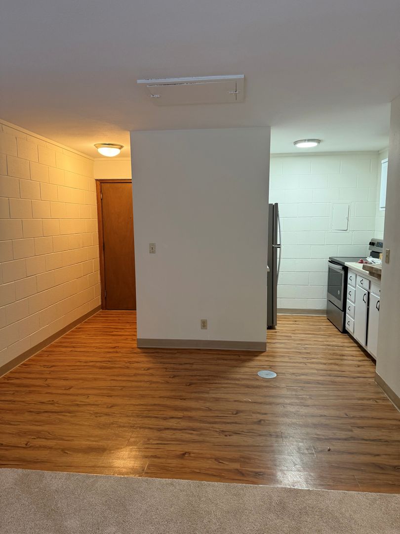 Minneapolis Apartment: 3305 Hennepin Ave S