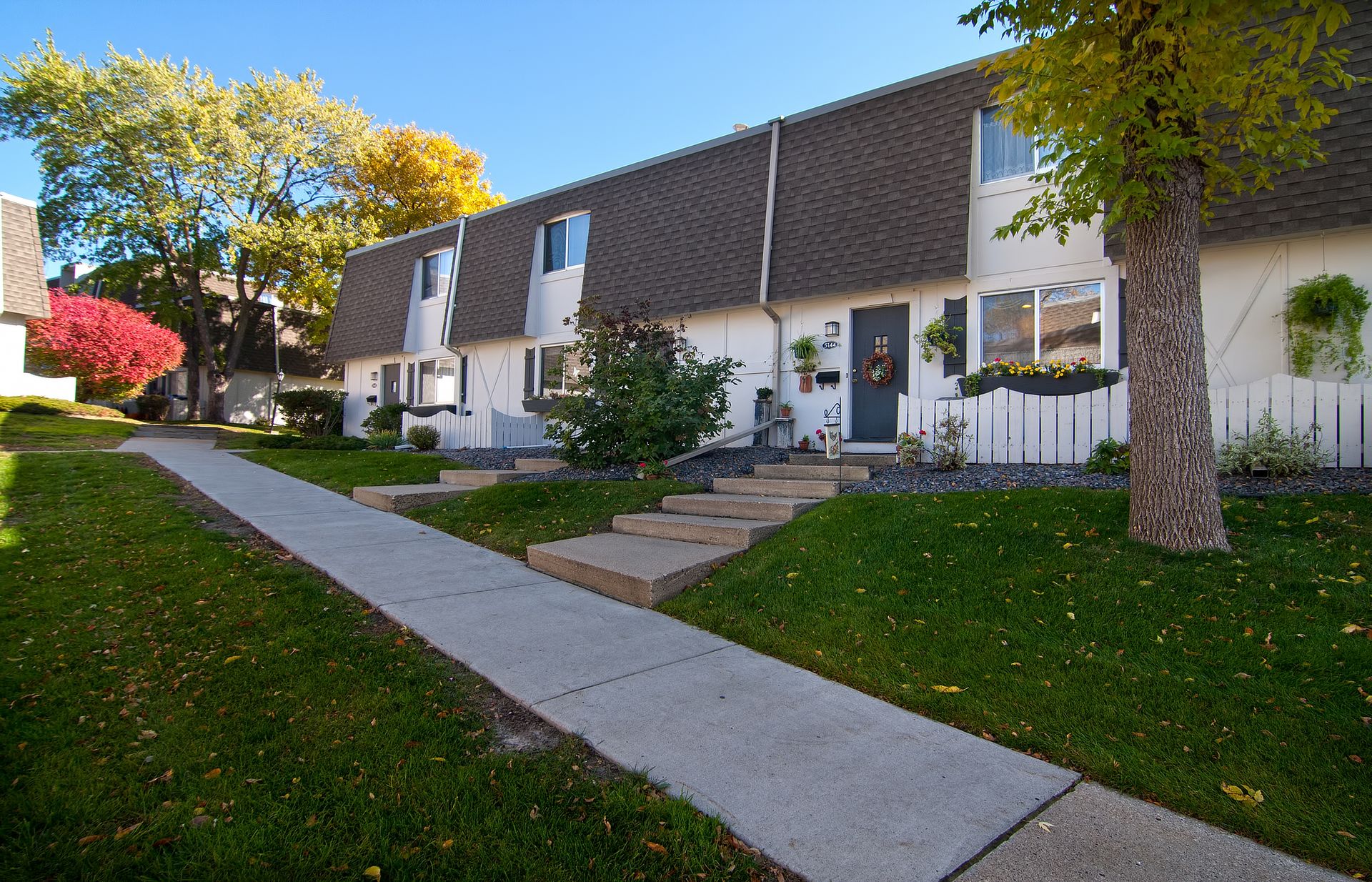 Edina Apartment: 5180 Lincoln Drive