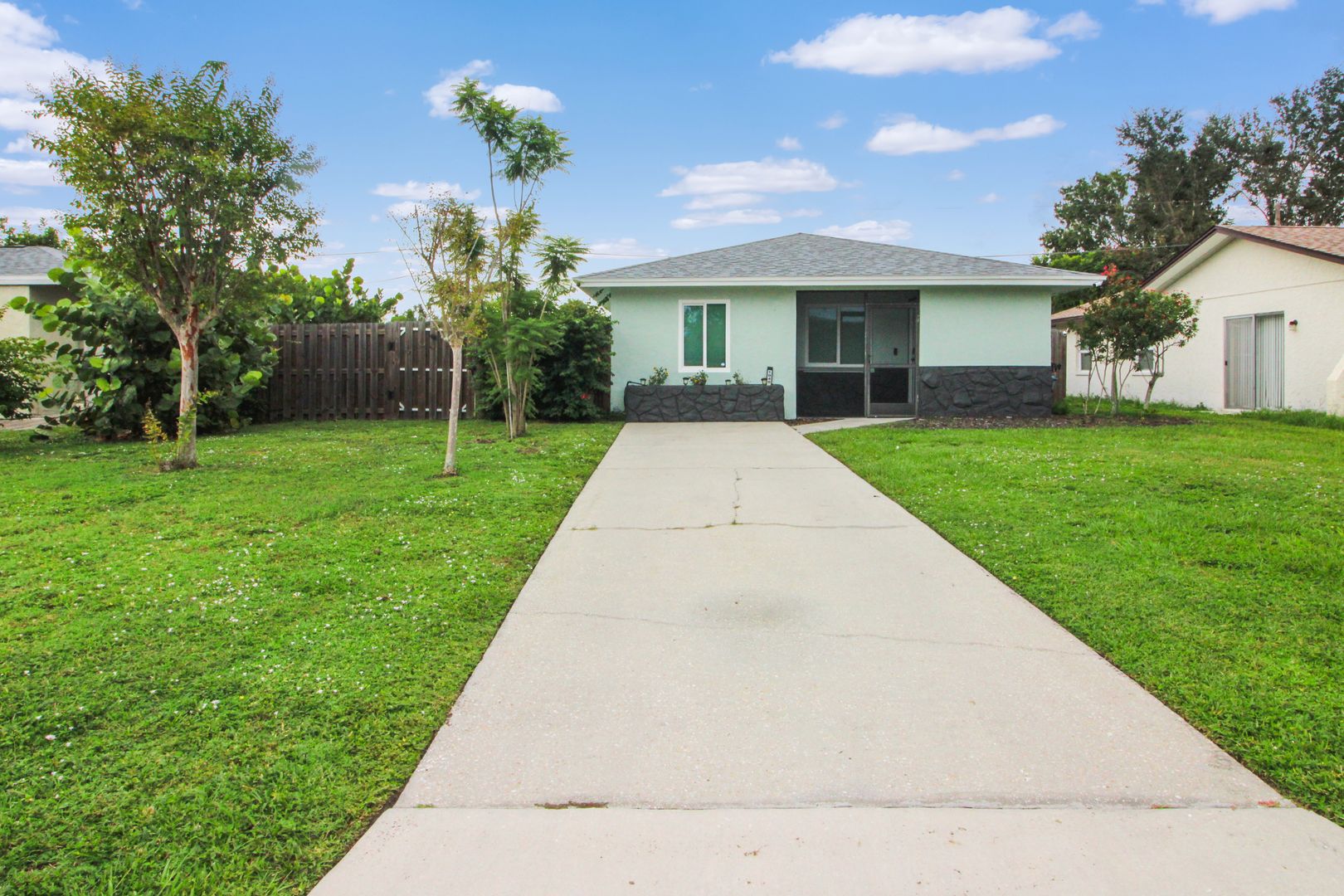 Venice Apartment: 1040 Hope Street