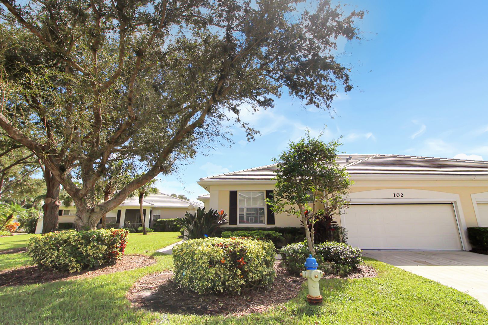 Venice Apartment: 102 Woodbridge Dr #2
