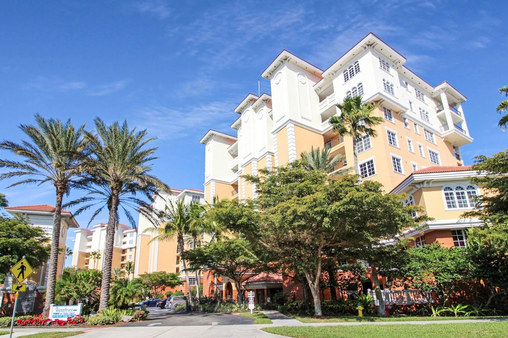 Venice Apartment: 157 Tampa Ave. E, #807
