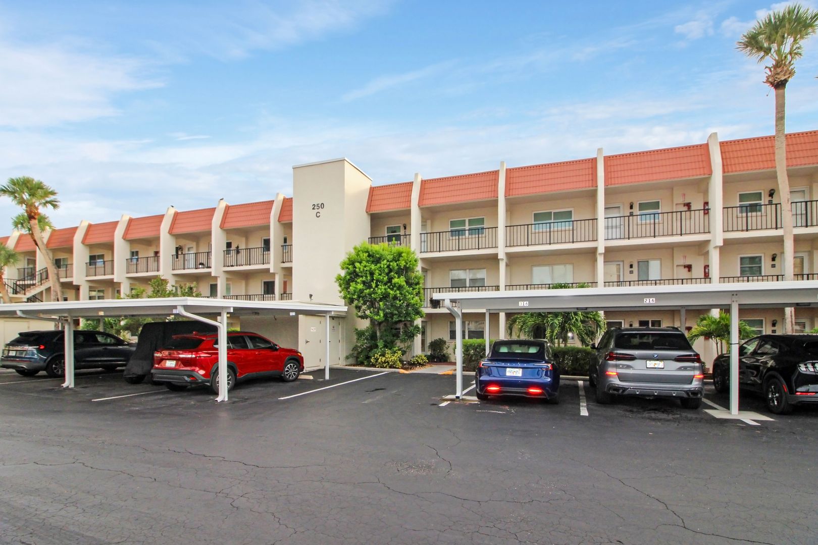 Venice Condo: 250 Santa Maria St #317