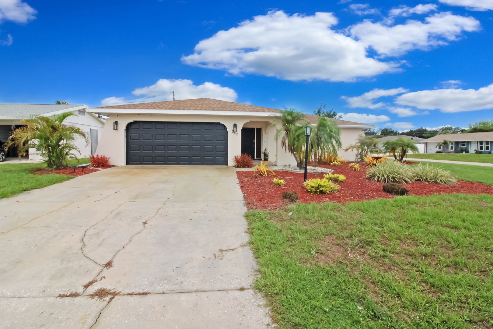 Venice House: 242 Capri Ave