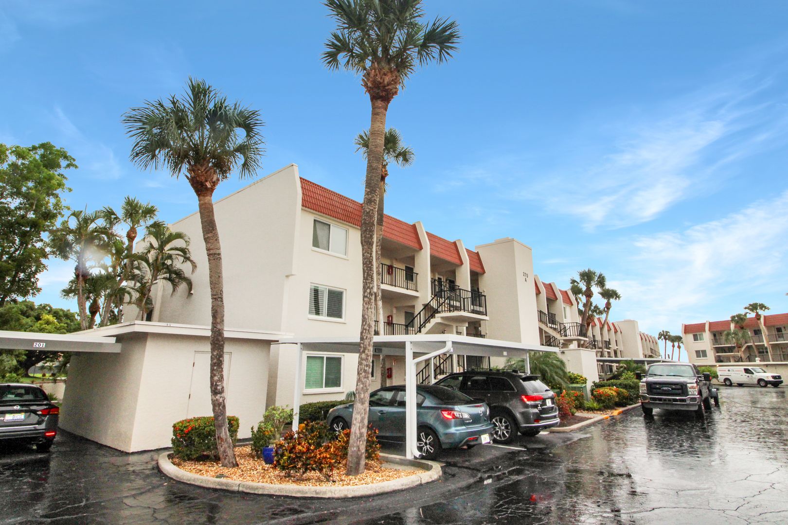 Venice Apartment: 270 Santa Maria St #304