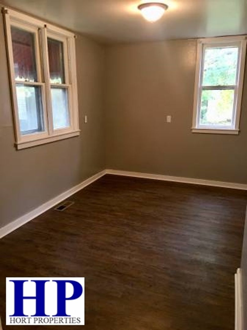 Mattoon Apartment: 1408 Edgar Avenue