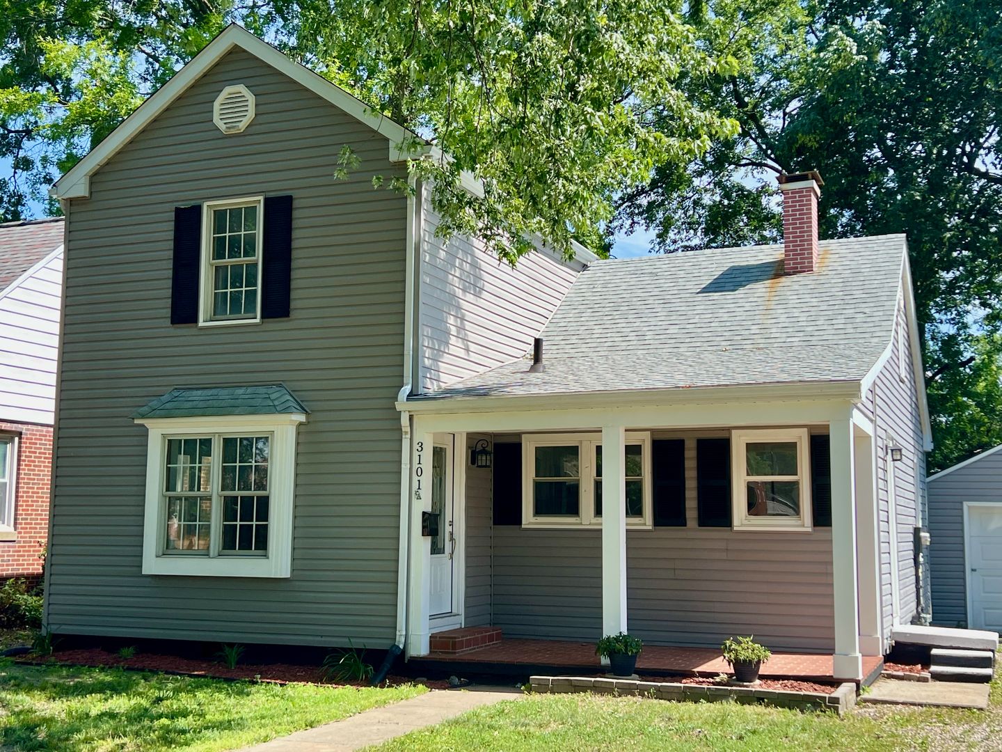 Mattoon House: 3101 Walnut Avenue