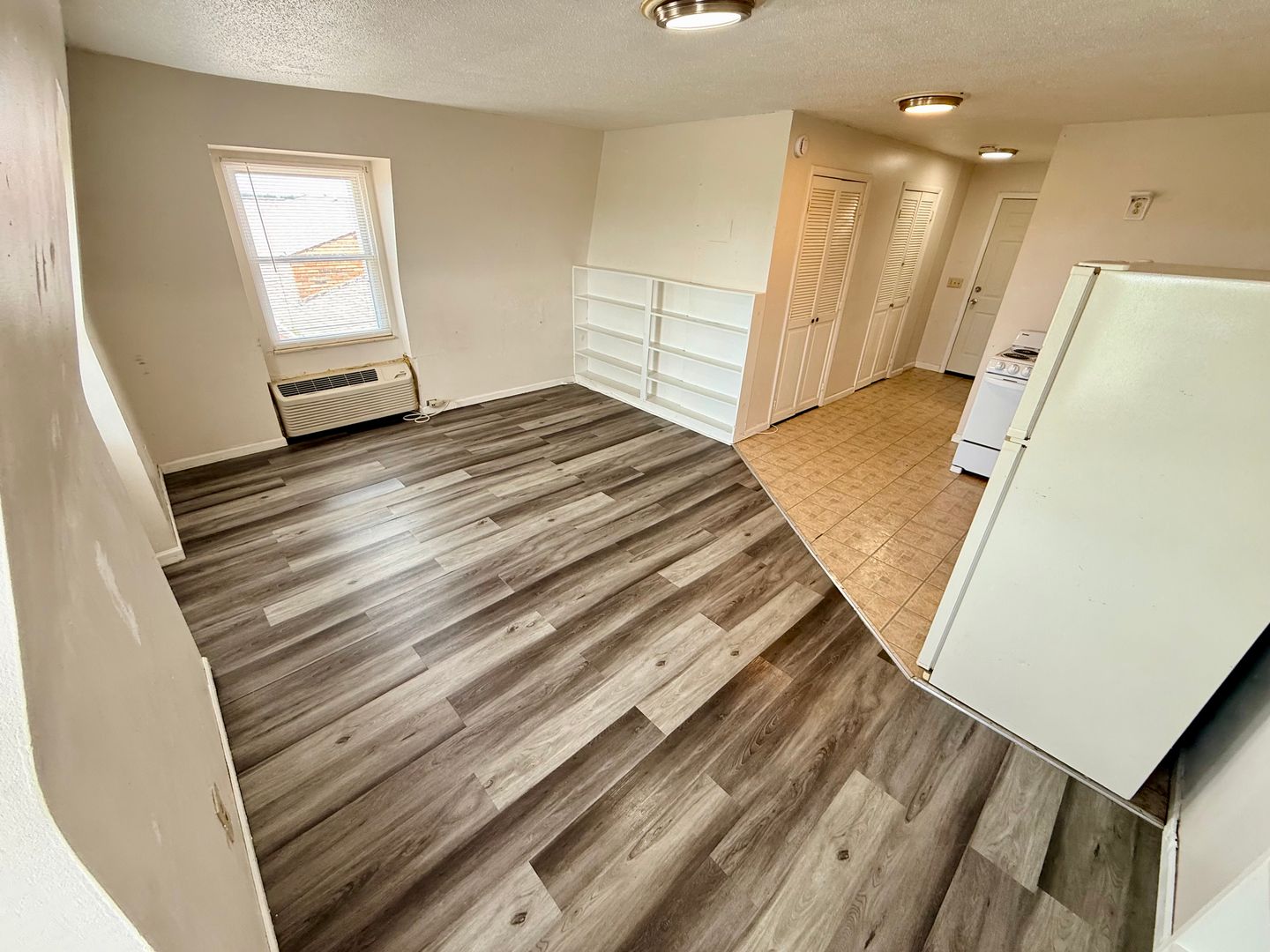 Mattoon Apartment: 4213 Lakeland Blvd