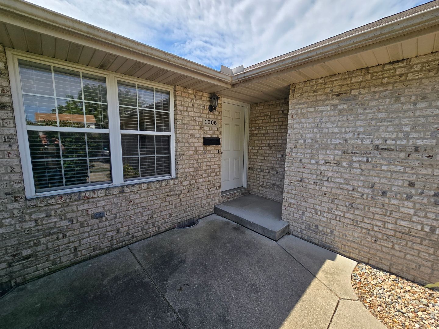 Mattoon Apartment: 1005 Prairie Ave