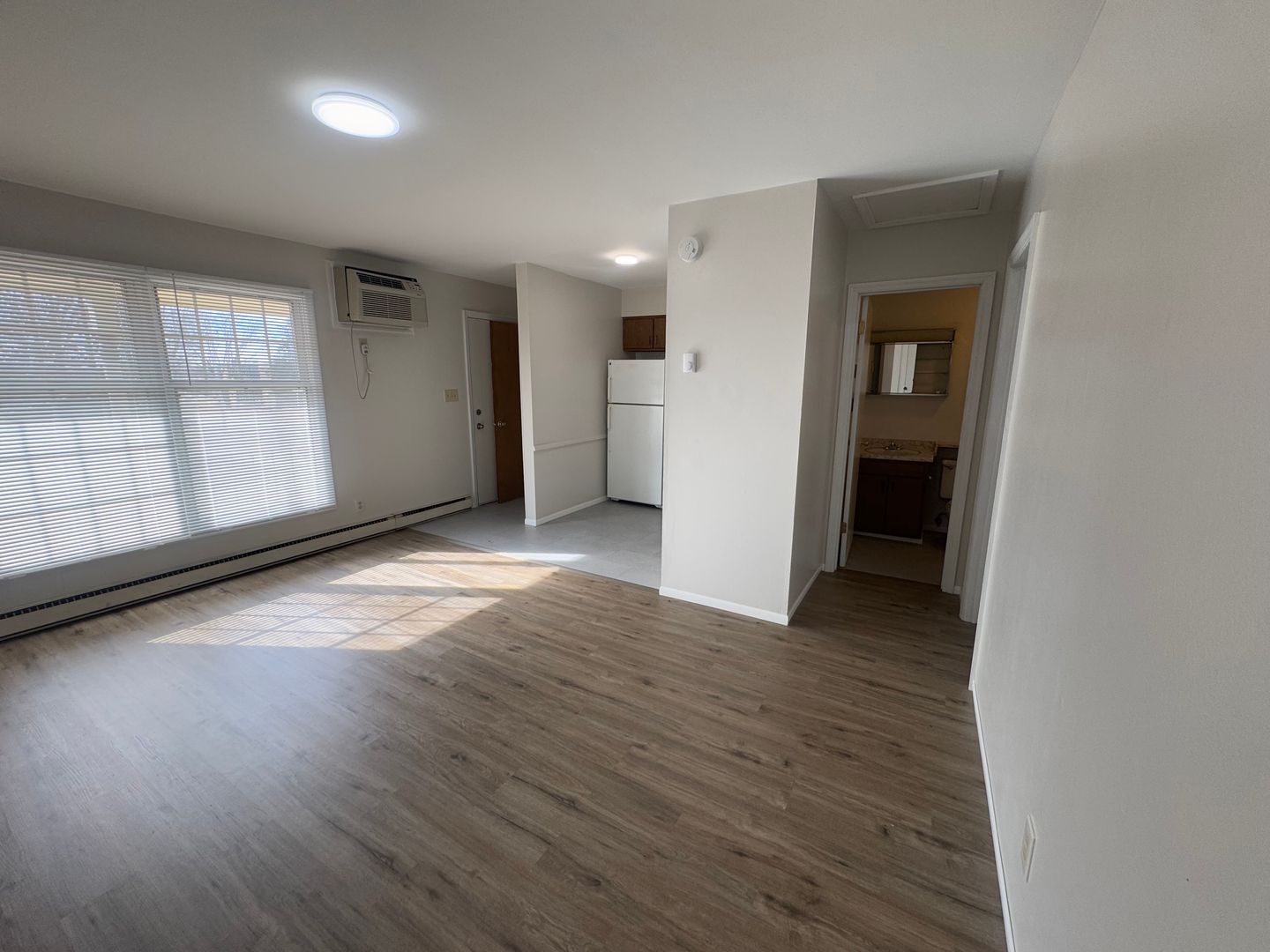 Charleston Apartment: 1911 10th Street