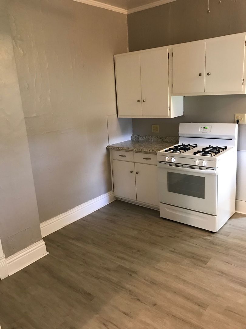 Mattoon Apartment: 1017 Champaign Avenue