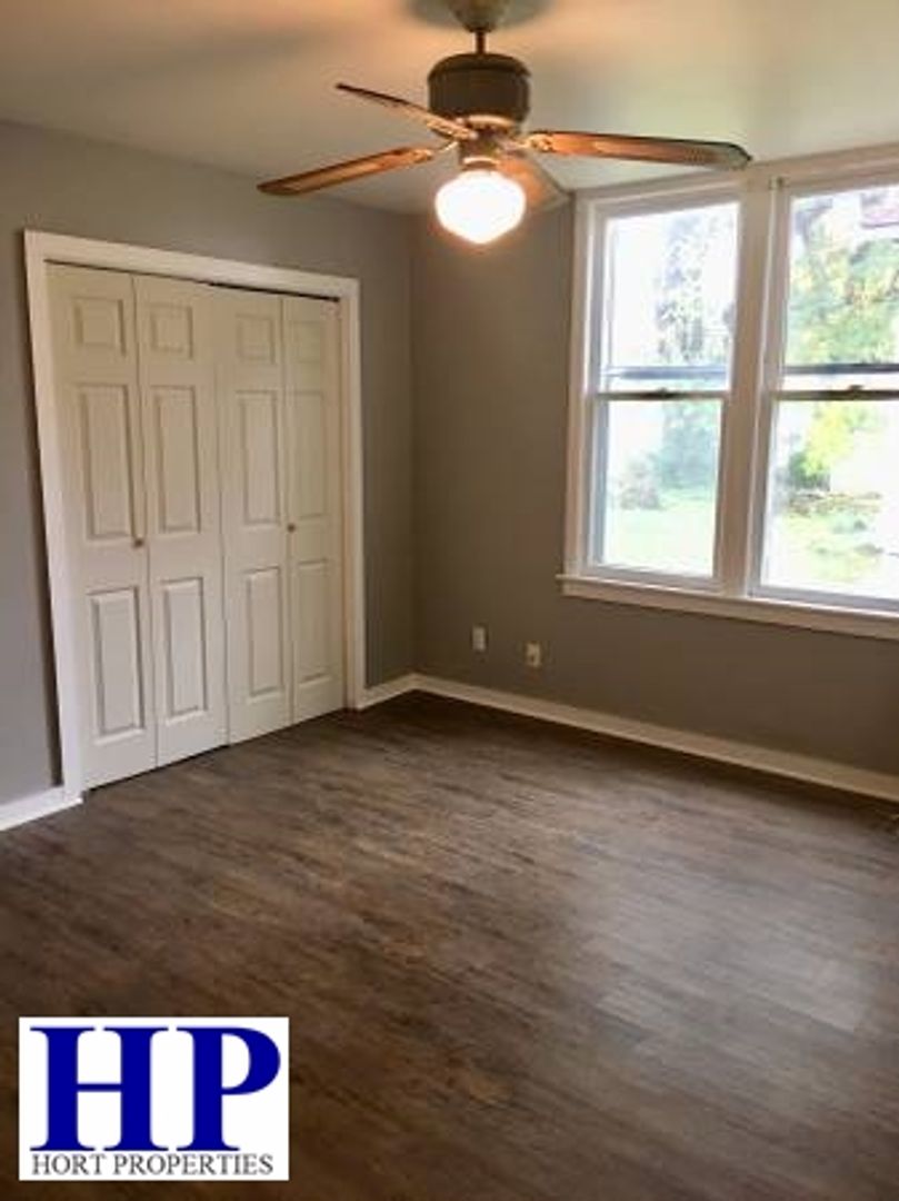 Mattoon Apartment: 1408 Edgar Ave