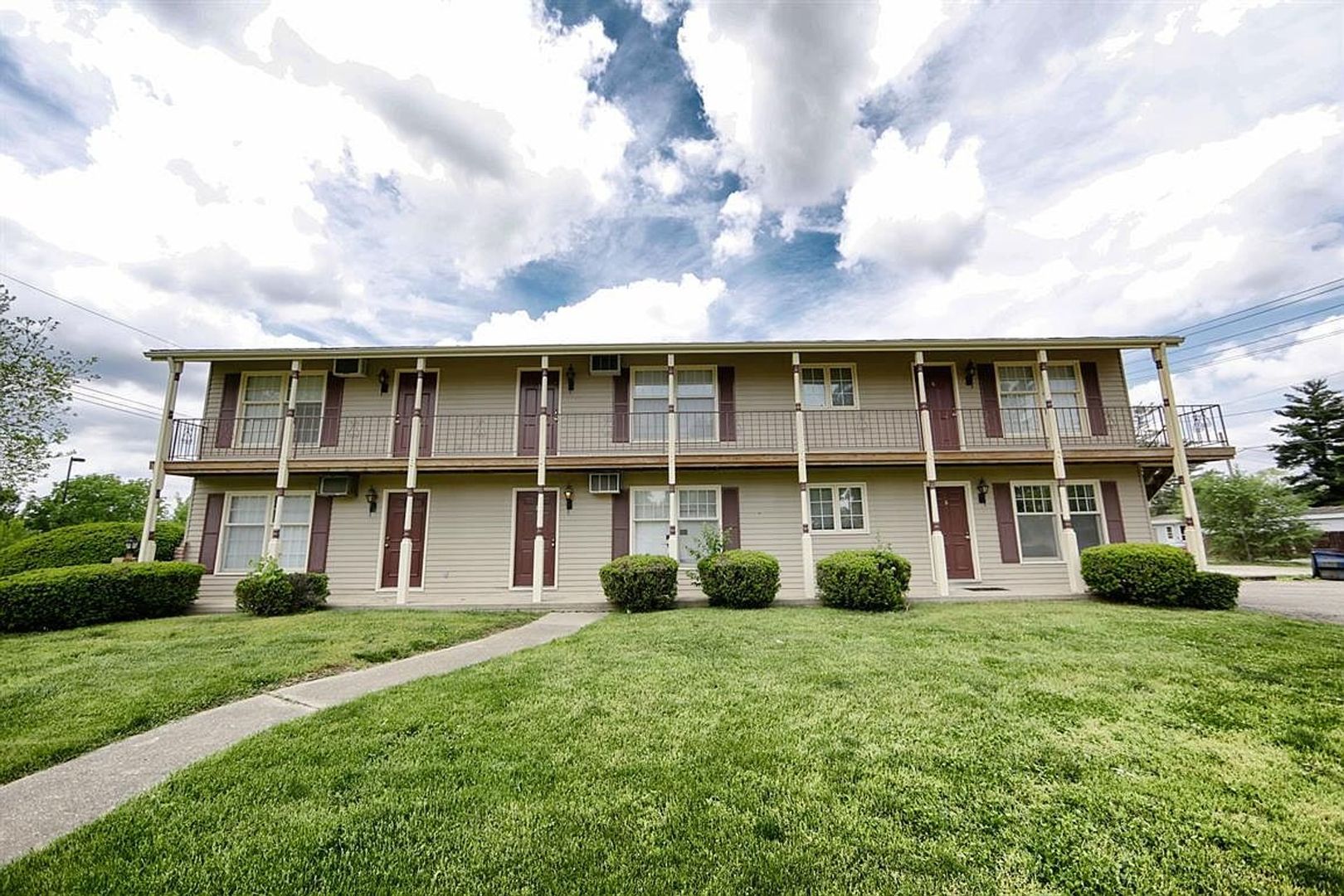 Charleston Apartment: 1911 10th Street