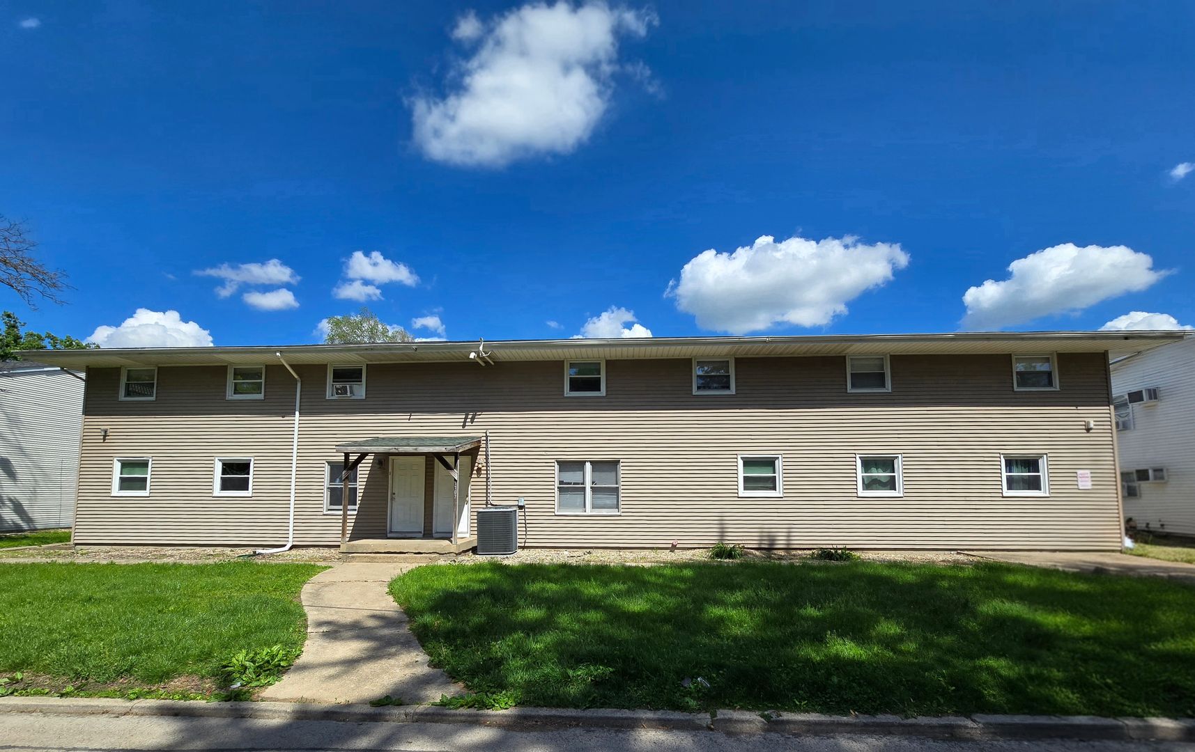 Charleston Apartment: 1107 3rd Street