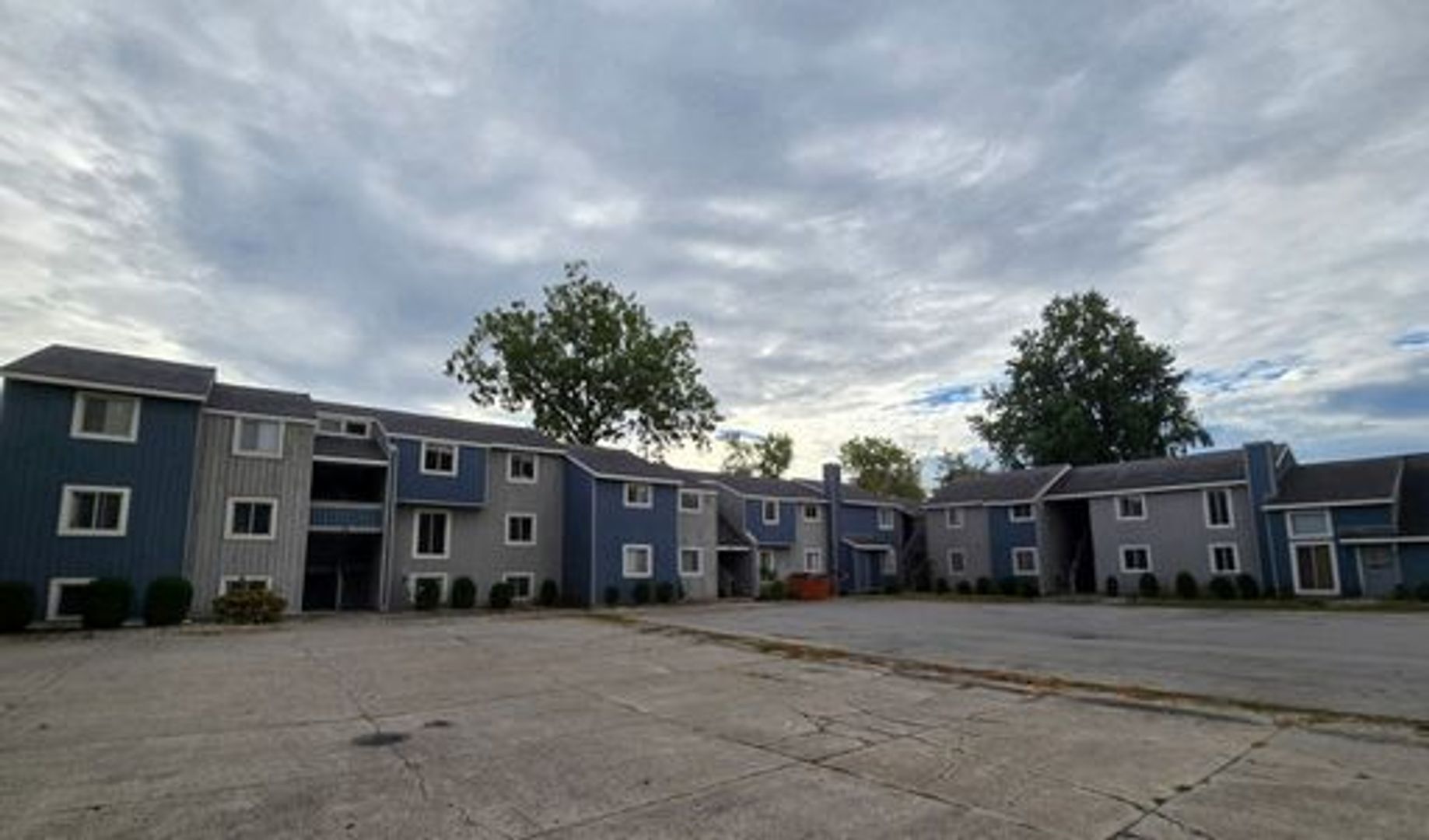 Mattoon Apartment: 616 S 6th Street