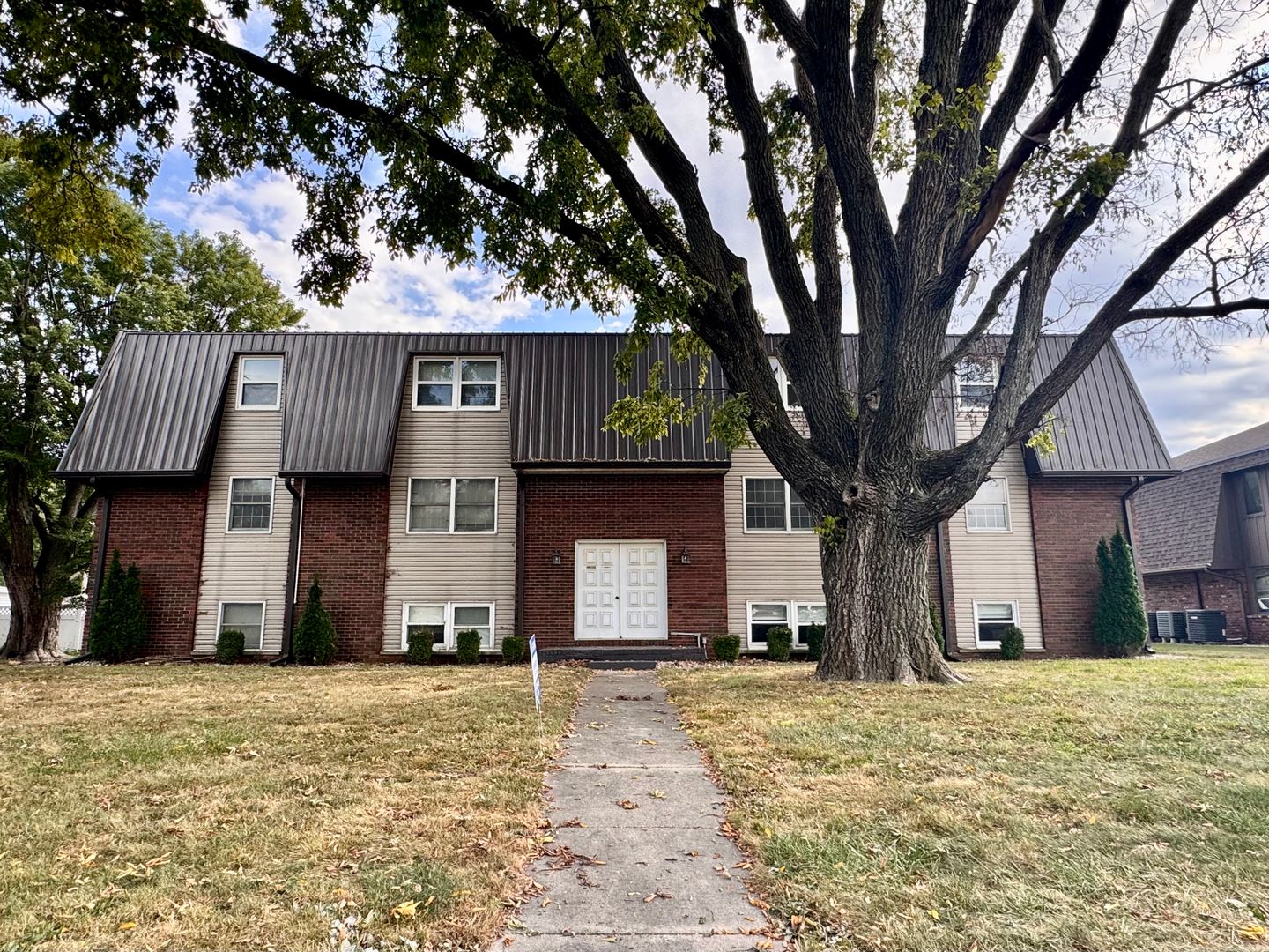 Mattoon Apartment: 509 / 513 Charleston Ave