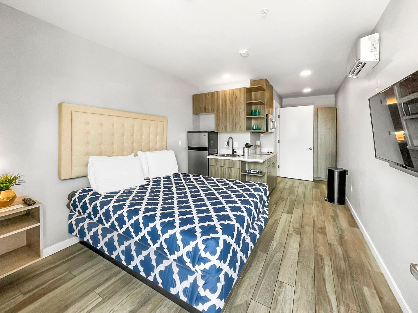 San Diego Apartment: 2254 Moore Street