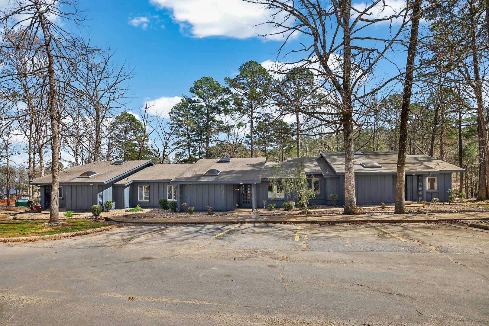 Hot Springs Village Apartment: 1 Los Lagos Blvd