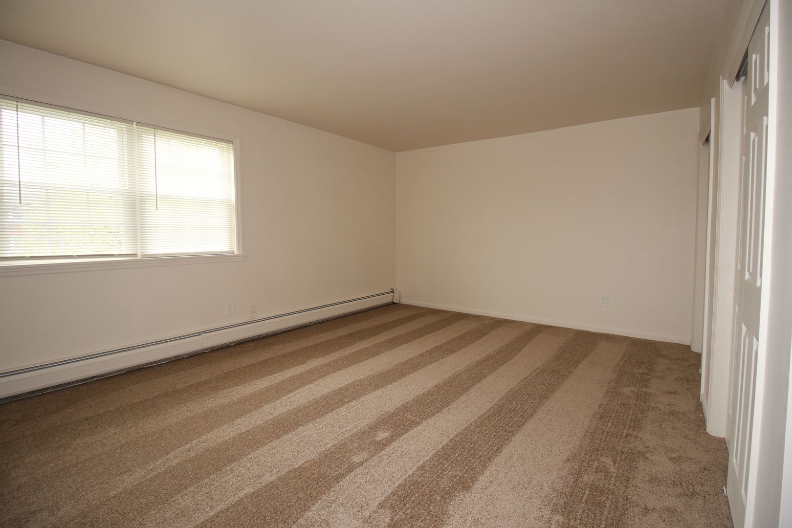 Middletown Apartment: 644 Silverlake Scotchtown Road