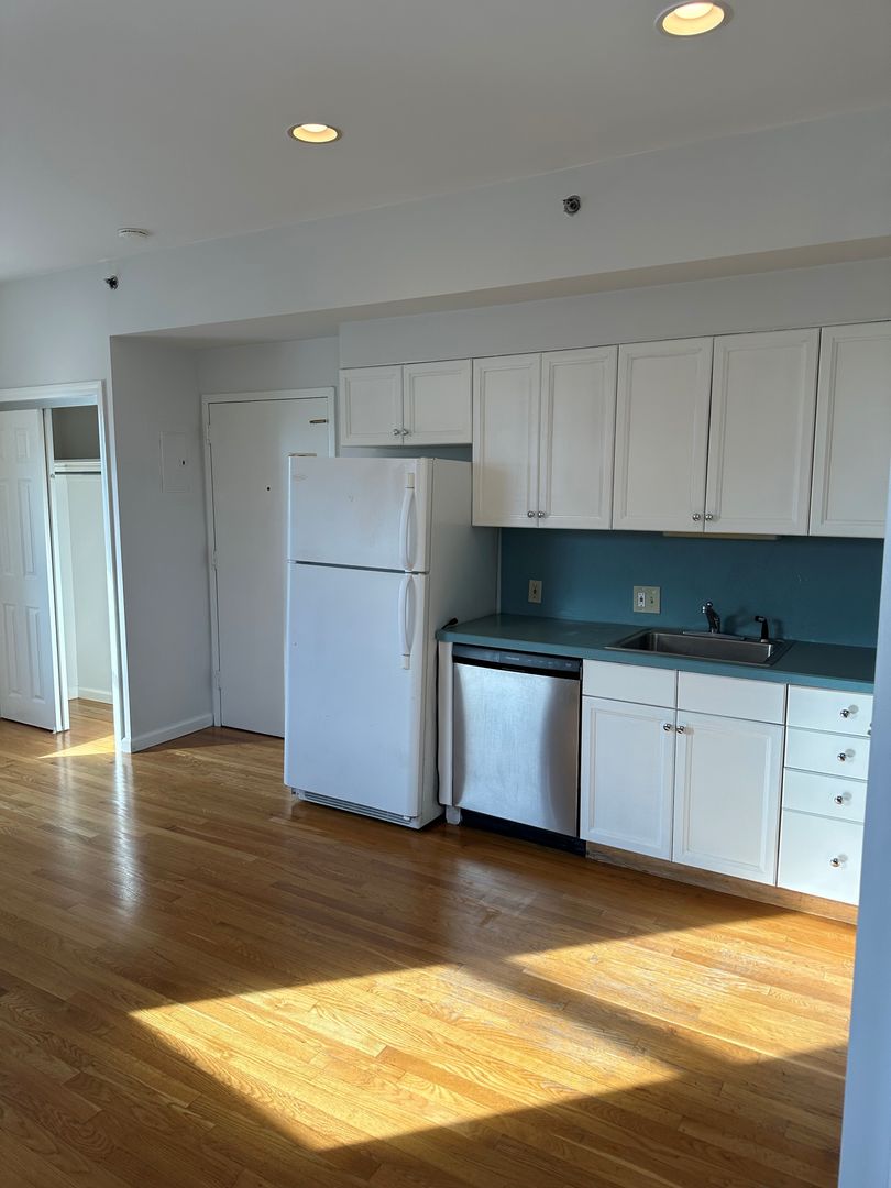 Ardsley Apartment: 690-692 Saw Mill River Road